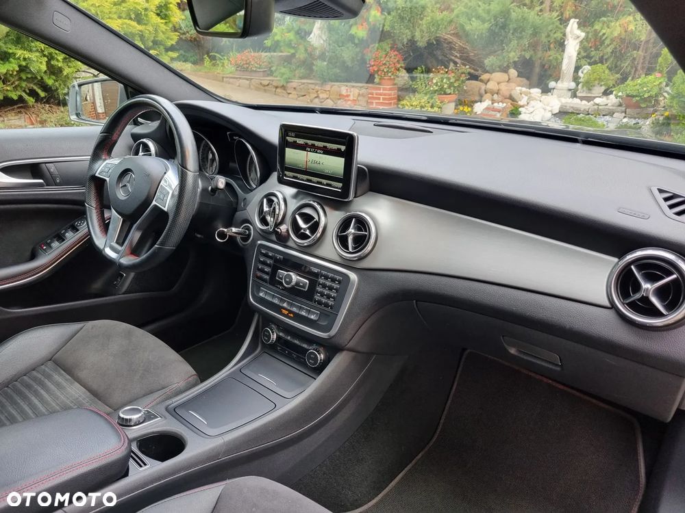 Mercedes-Benz GLA - 15