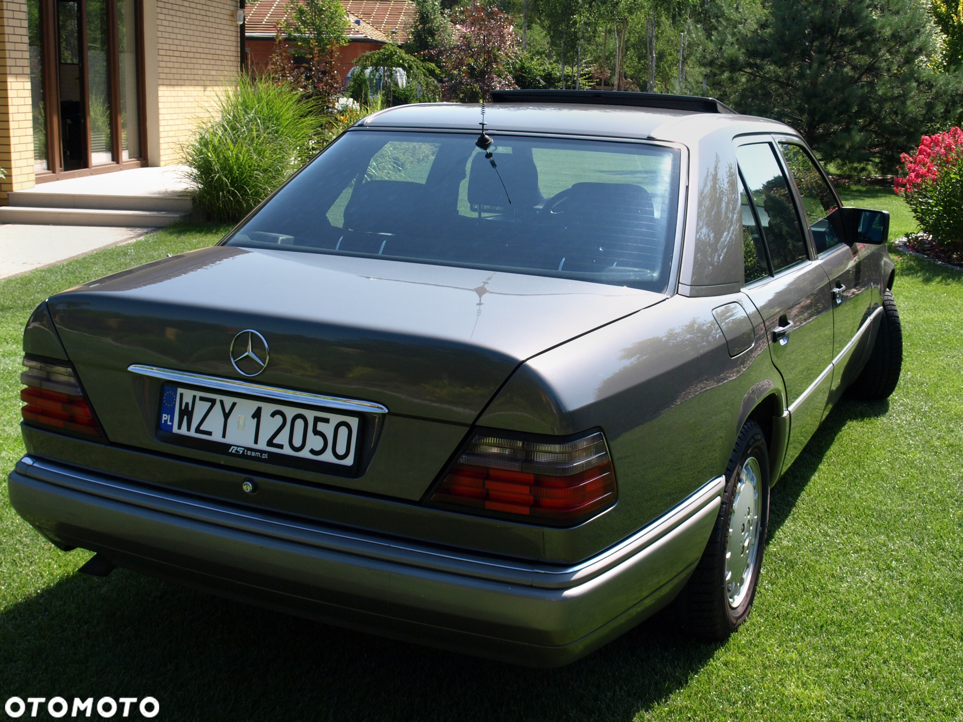 Mercedes-Benz Klasa E 300 D - 9
