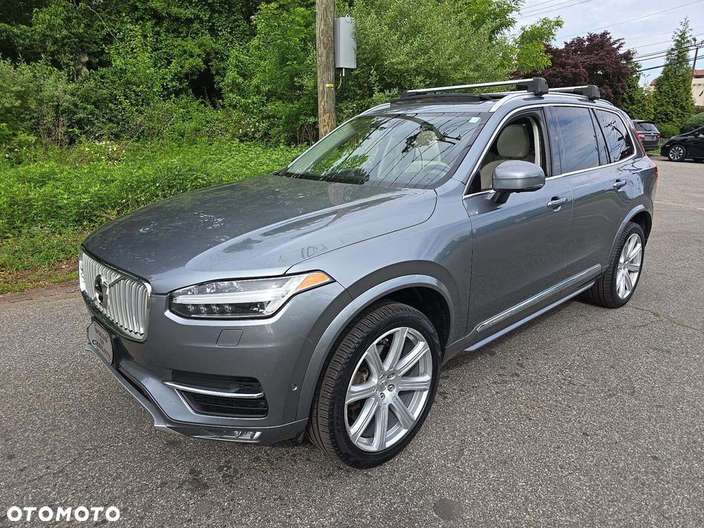 Volvo XC 90 - 1