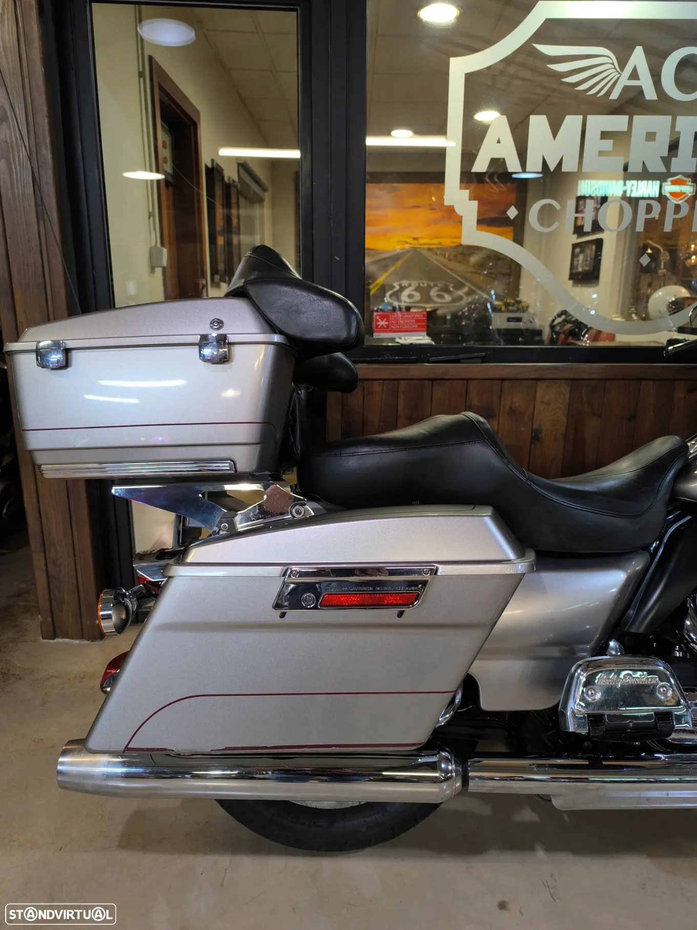 Harley-Davidson FLHTC ELECTRA GLIDE CLASSIC - 4
