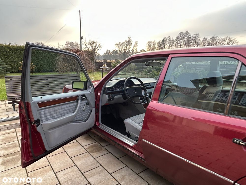 Mercedes-Benz W124 (1984-1993) - 13