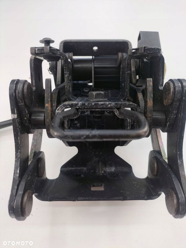 ZAMEK KLAPY TYLNEJ OPEL ASTRA H - 2