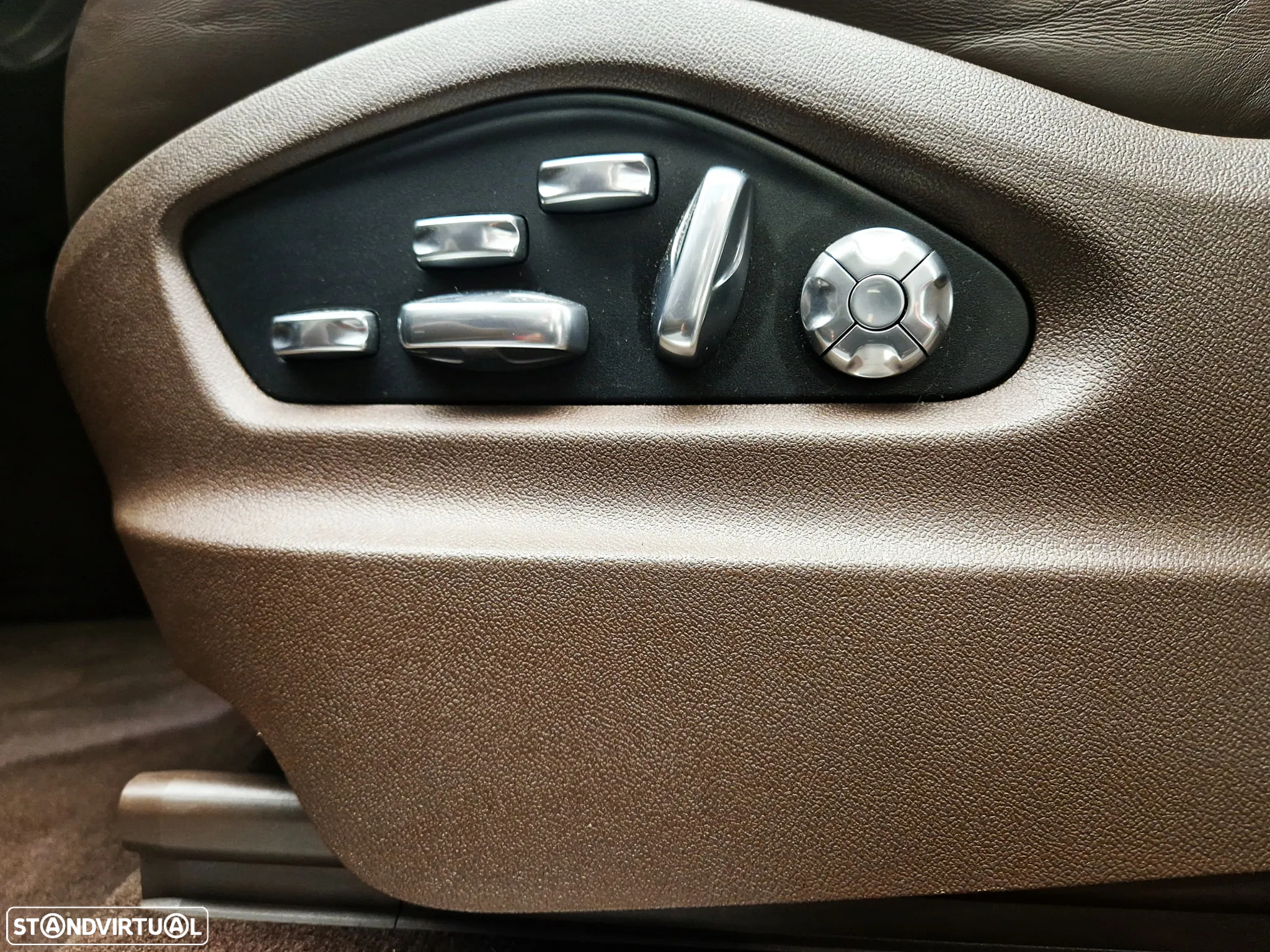 Porsche Cayenne Coupé E-Hybrid - 15