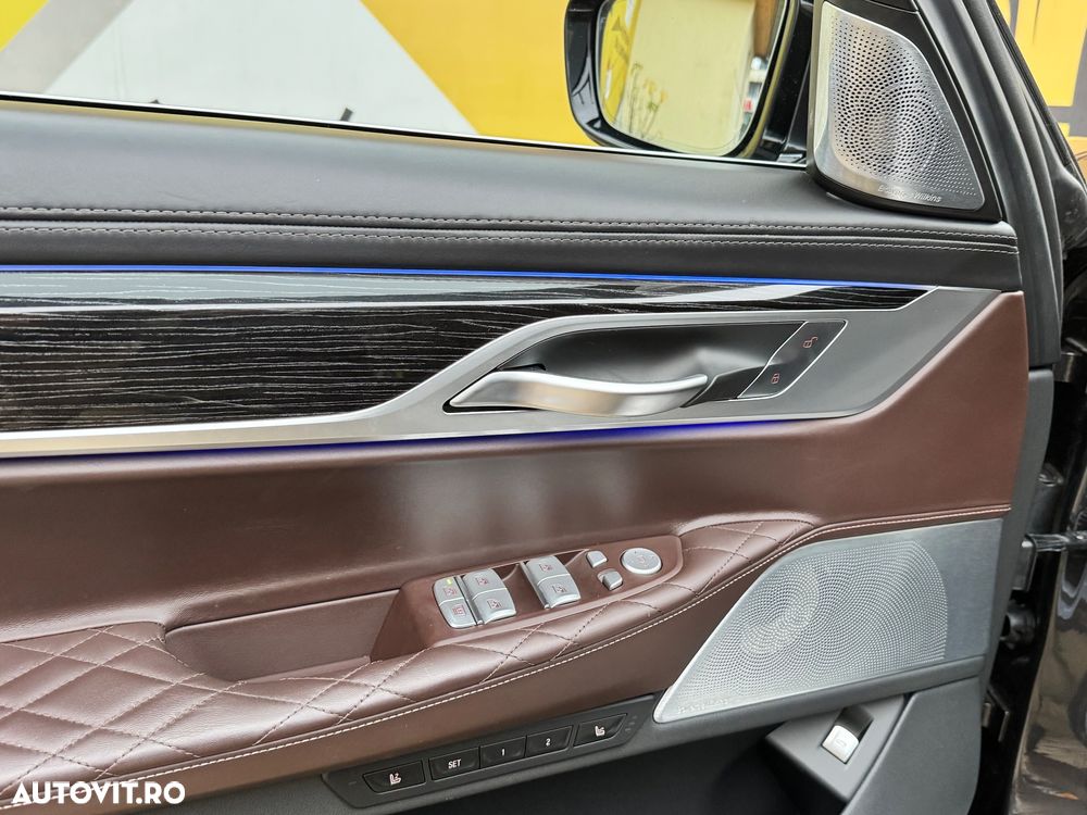 BMW Seria 7 745e - 22