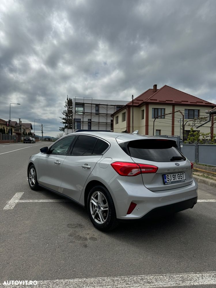 Ford Focus - 8