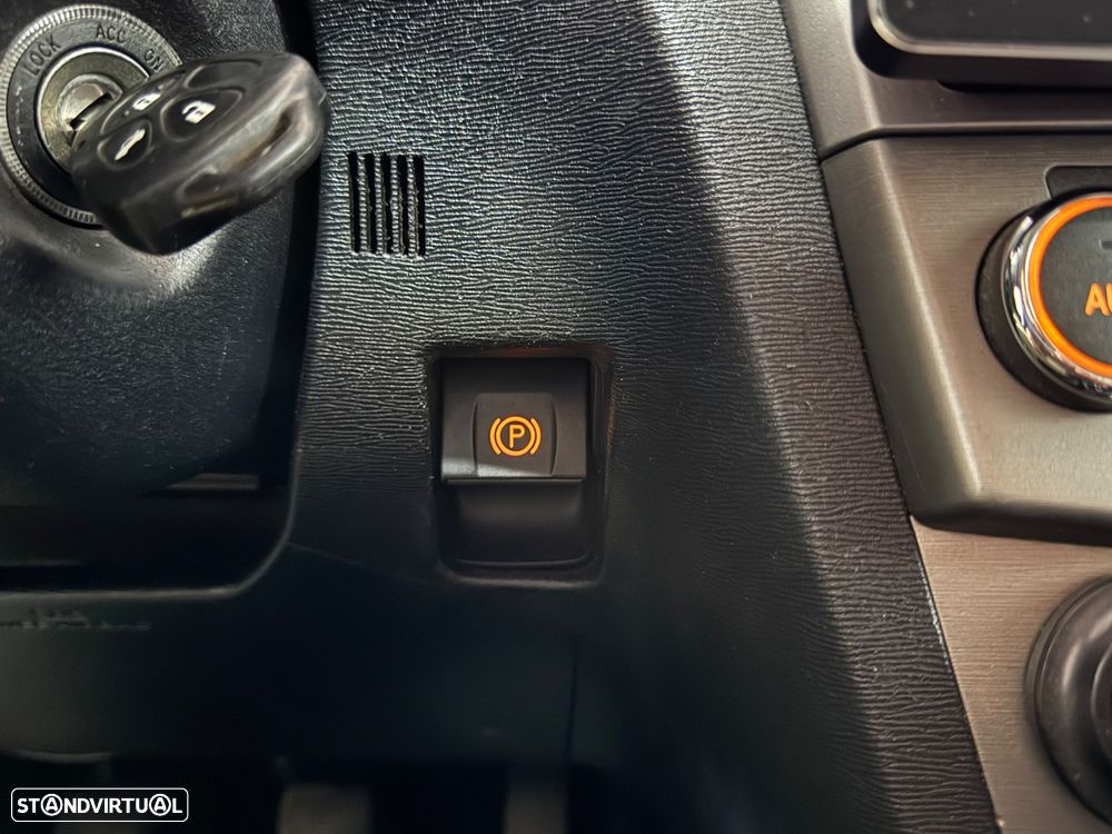 Toyota Avensis SW 2.0 D-4D Exclusive +Pele+GPS - 29