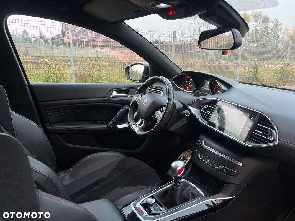 Peugeot 308 1.6 e-THP S&S GTi by Sport - 18