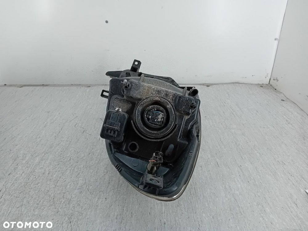 LAMPA PRZÓD PRAWA NISSAN NOTE I - 2