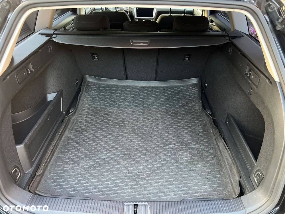 Volkswagen Passat 2.0 TDI SCR Comfortline DSG - 22