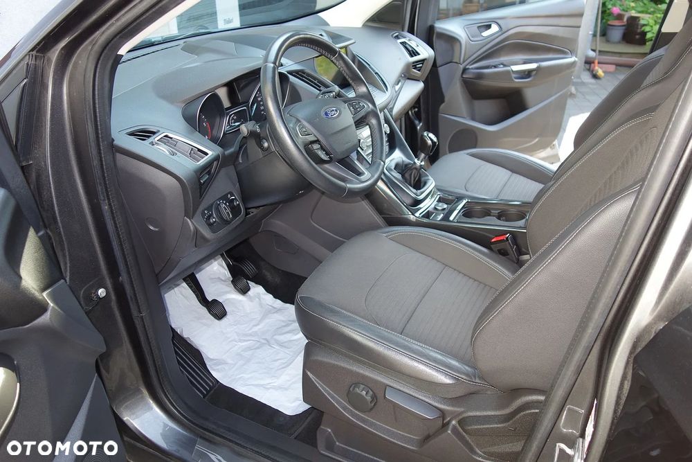 Ford Kuga 2.0 TDCi 4x4 Titanium - 24