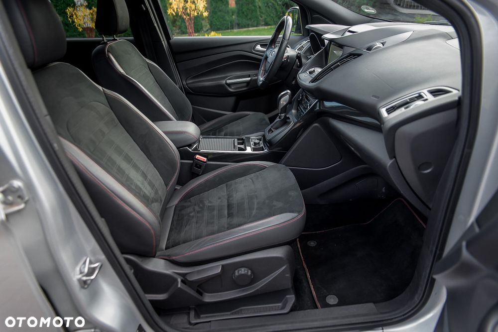 Ford Kuga 2.0 TDCi FWD ST-Line - 28