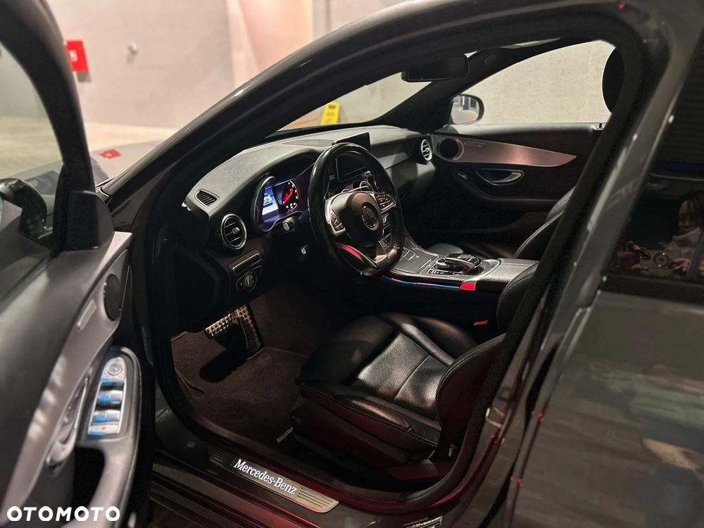 Mercedes-Benz Klasa C 180 7G-TRONIC AMG Line - 23