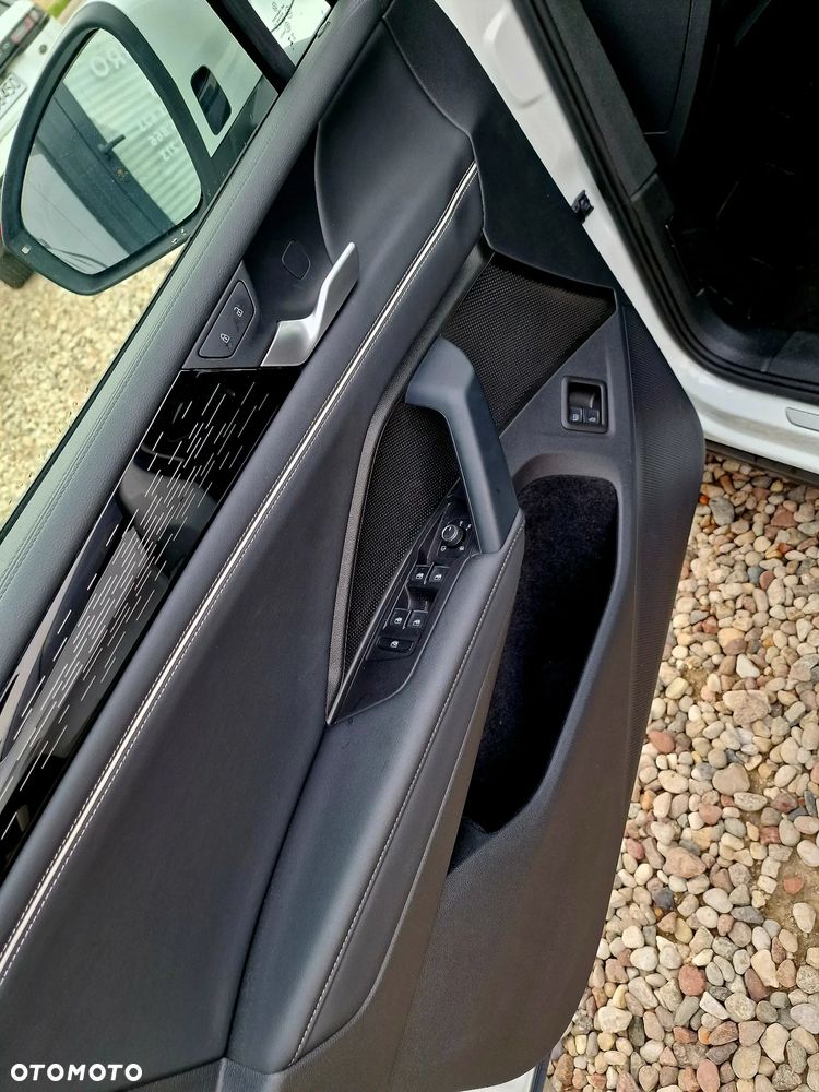 Volkswagen Tiguan 1.5 eHybrid PHEV 150kW Elegance DSG - 14
