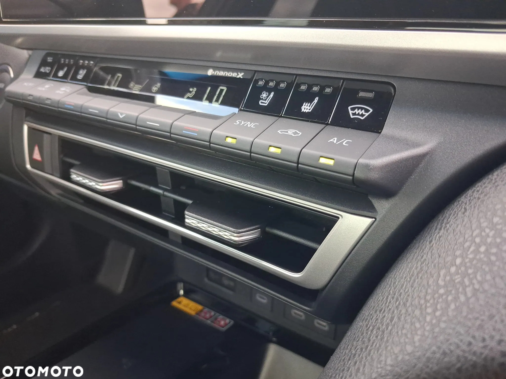 Toyota Camry 2.5 Hybrid Dynamic Force Executive e-CVT - 27