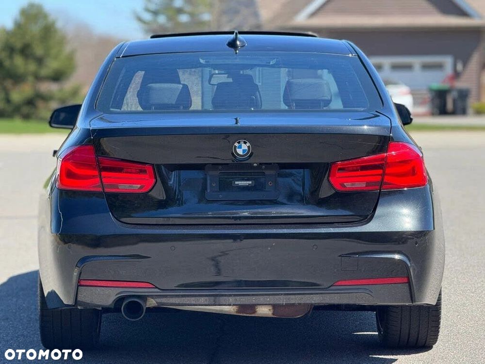 BMW Seria 3 330i M Sport - 8