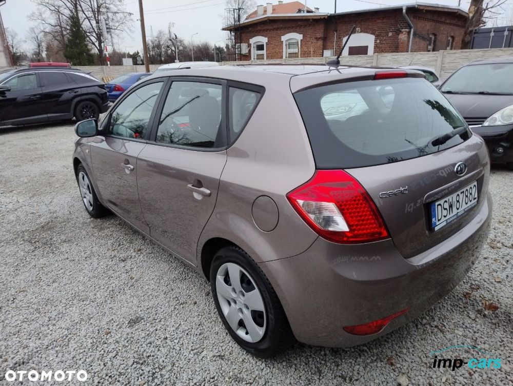 Kia Ceed - 15