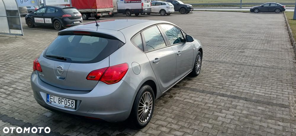 Opel Astra 1.6 Enjoy - 5
