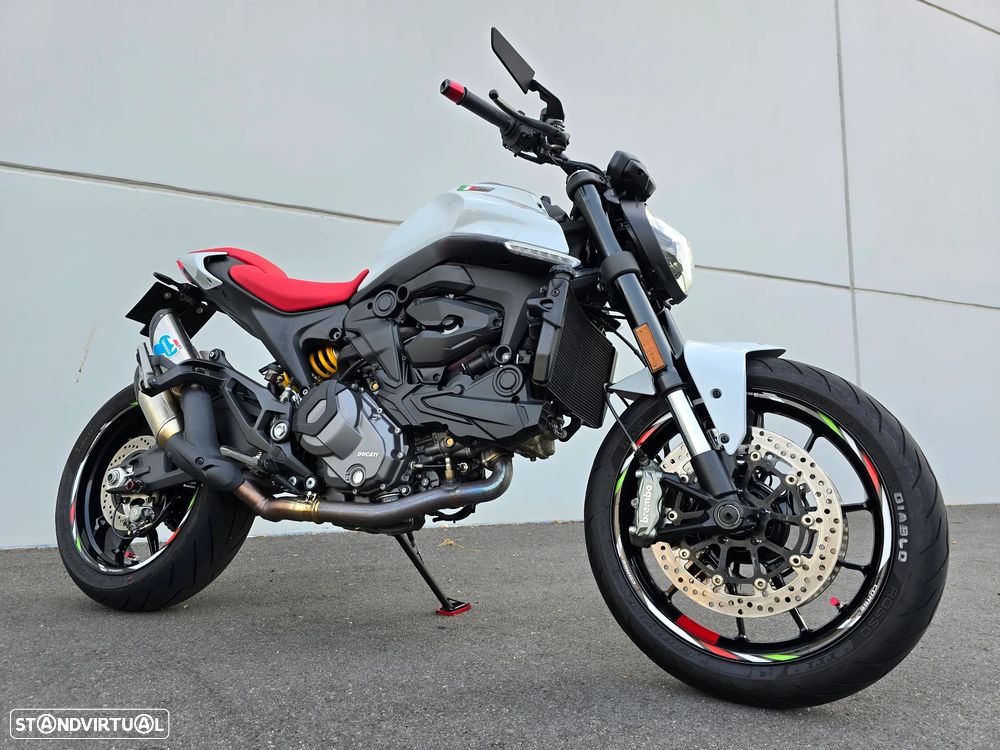 Ducati Monster 937 - 2