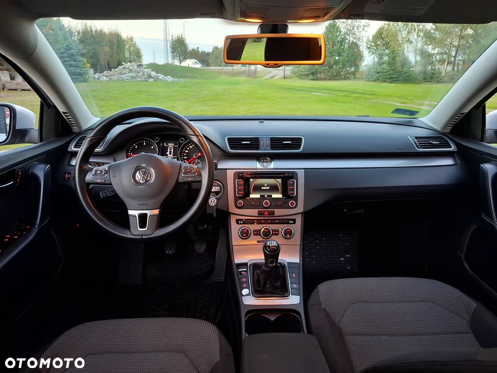 Volkswagen Passat 2.0 TDI Comfortline - 23
