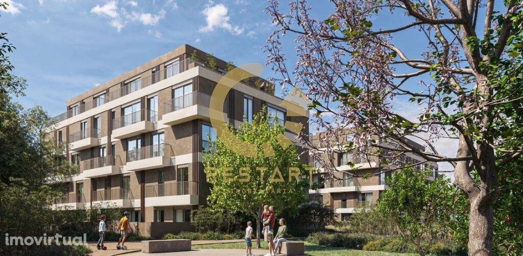 APT T1 condomínio privado, último piso, poente, varanda, lugar de gara - Grande imagem: 3/25