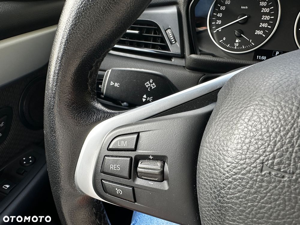 BMW Seria 2 218i - 25