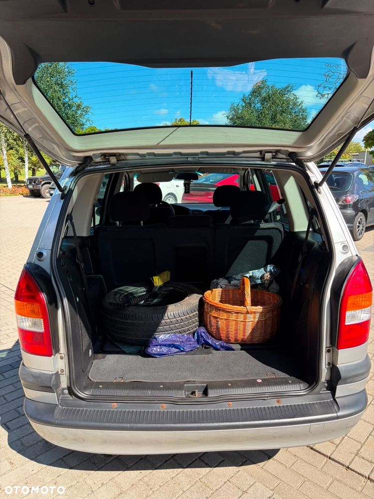 Opel Zafira - 11