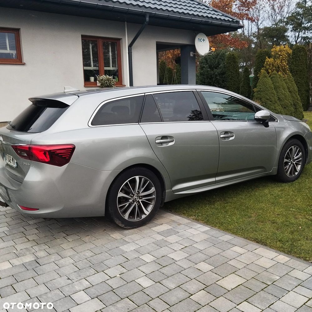 Toyota Avensis 2.0 D-4D Prestige - 6