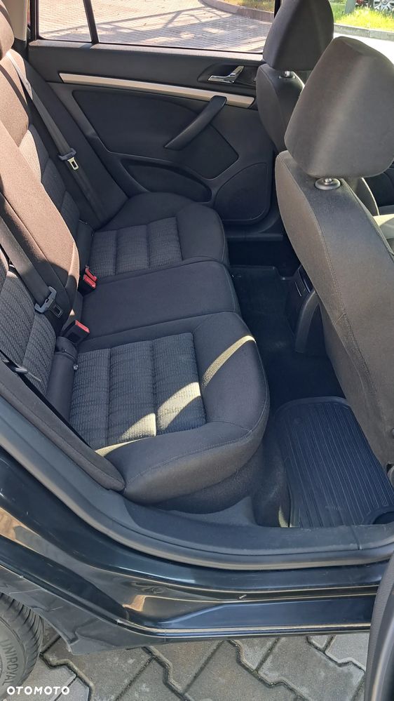 Skoda Octavia 2.0 TDI DPF Ambiente - 12