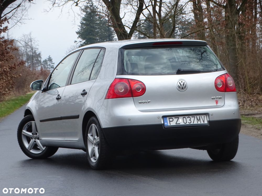 Volkswagen Golf - 6