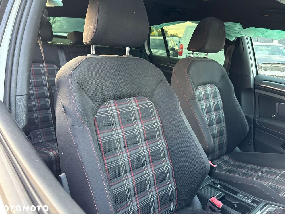 Volkswagen Golf GTI (BlueMotion Technology) DSG - 9