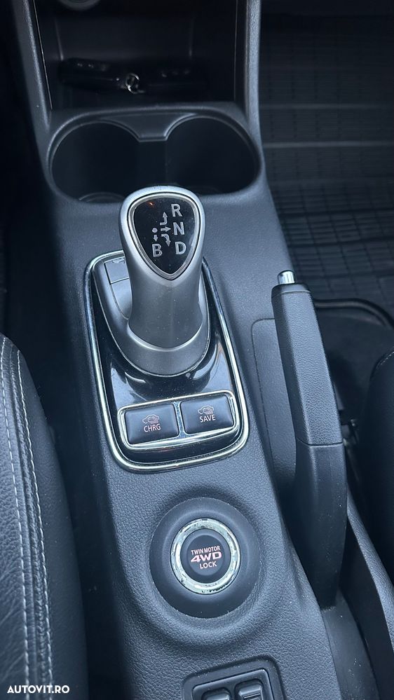 Mitsubishi Outlander - 24