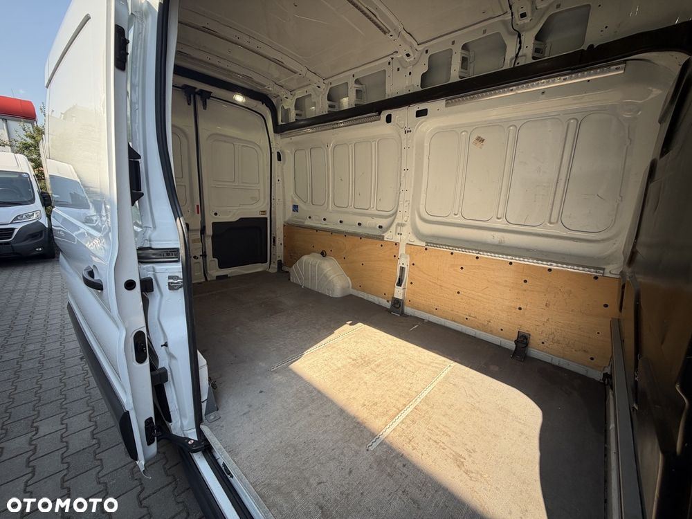 Ford Transit - 27