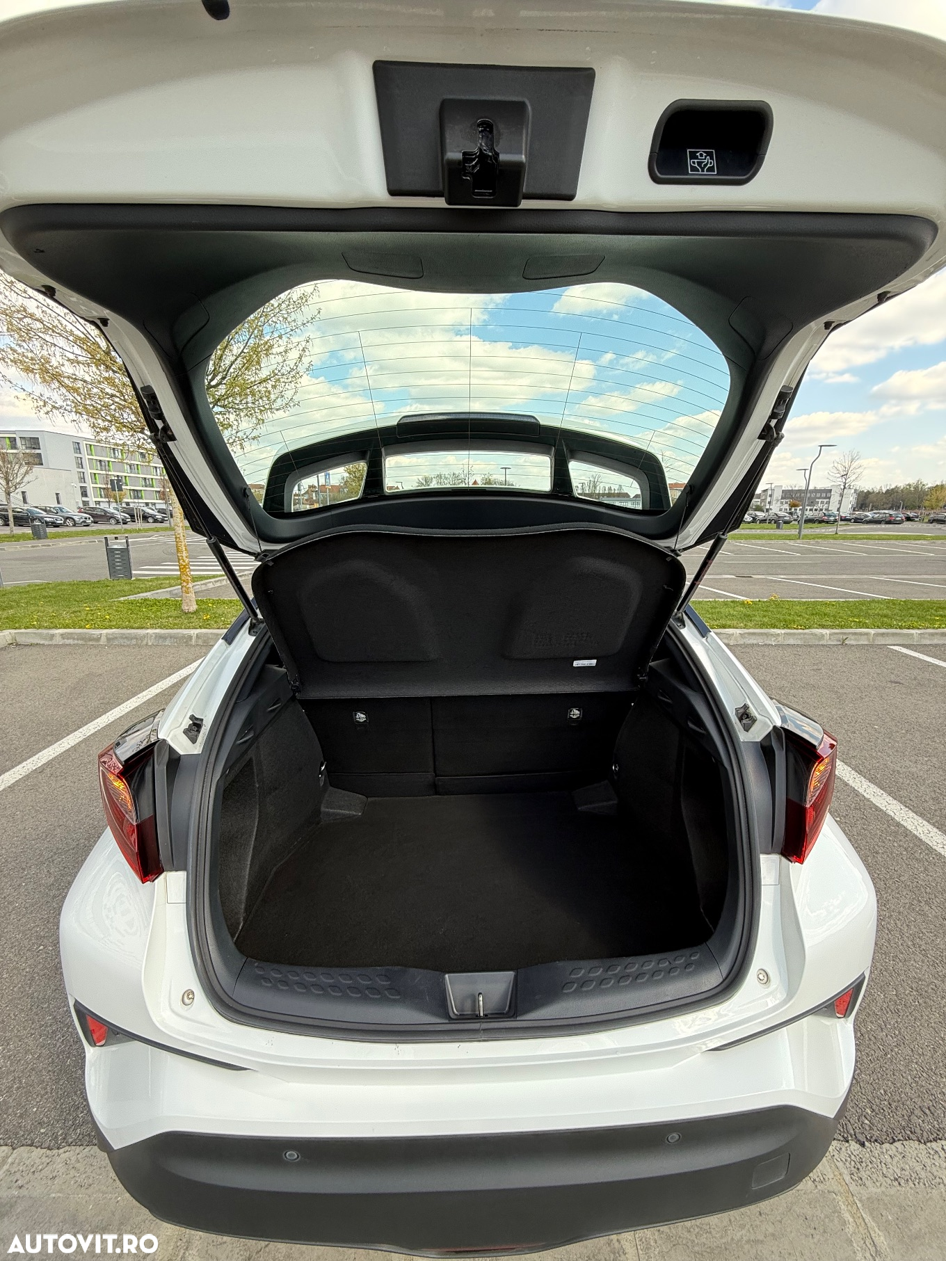 Toyota C-HR 1.8 Hybrid Business Edition - 15