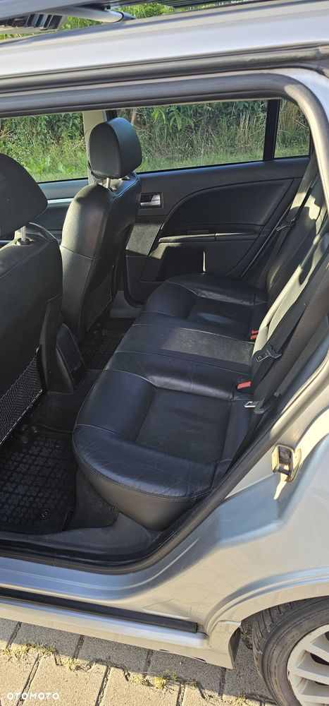 Ford Mondeo V6 ST 220 - 10