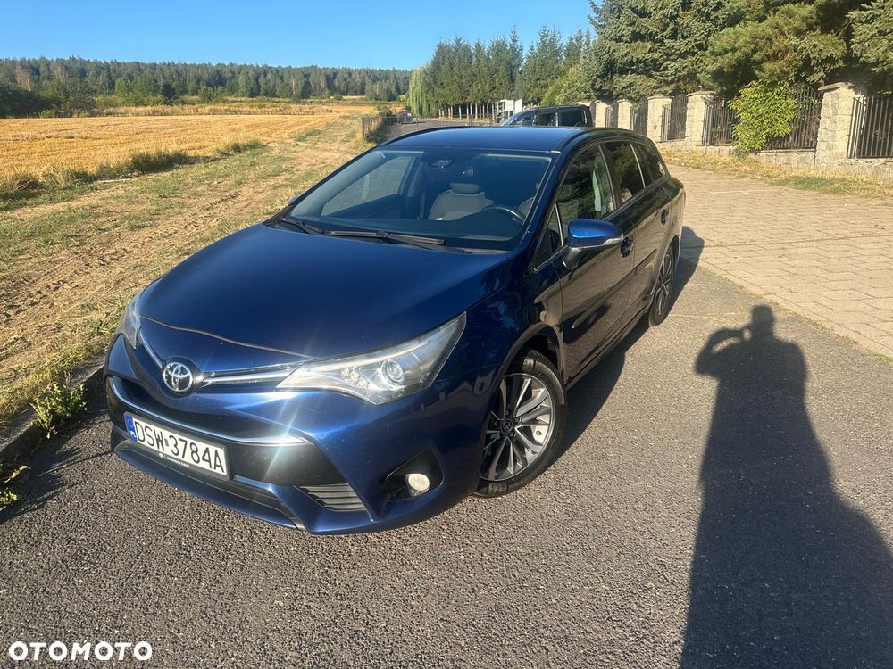 Toyota Avensis 2.0 D-4D Premium - 1