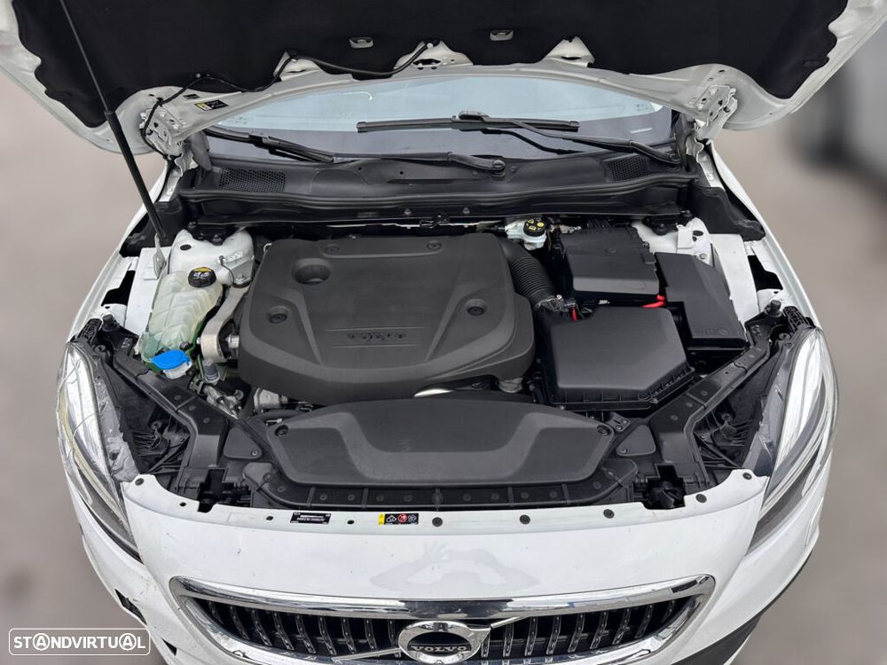 Volvo V40 Cross Country 2.0 D2 de 2017 para peças - 8