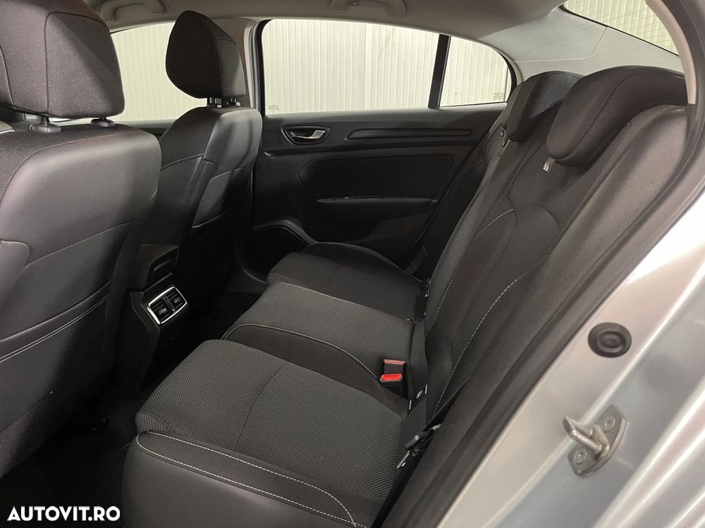 Renault Megane TCe 140 GPF Equilibre - 12