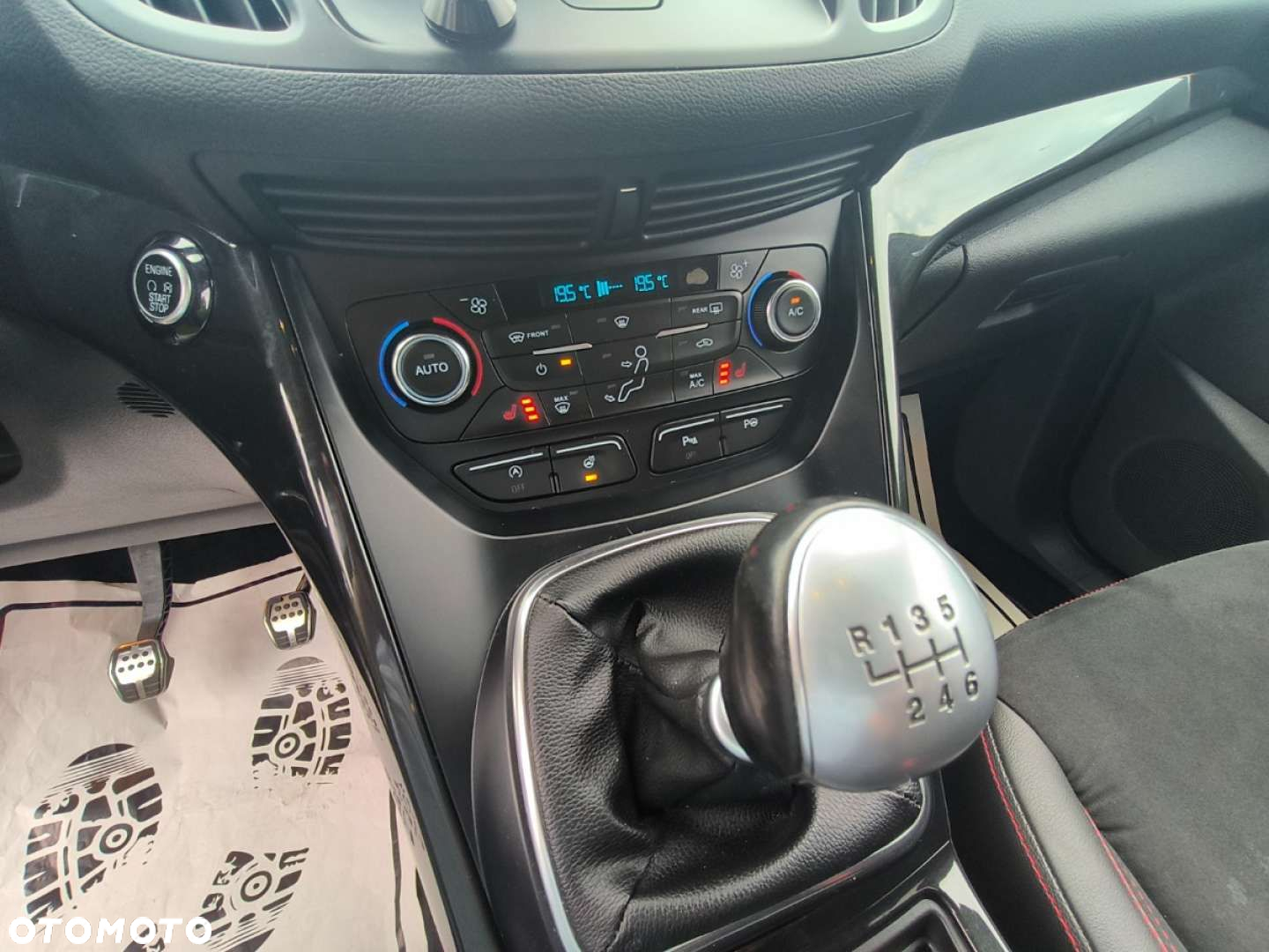 Ford Kuga - 12