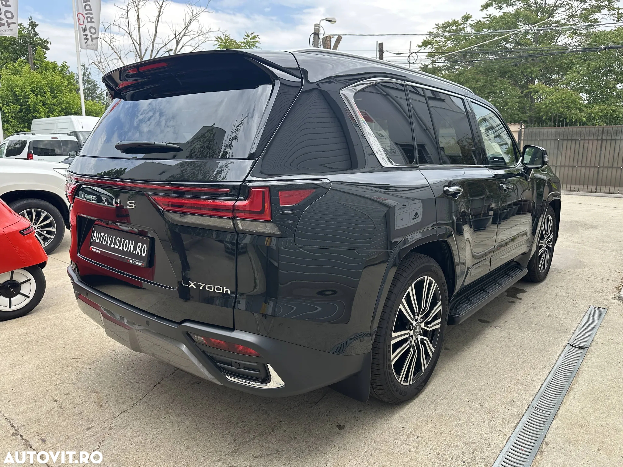Lexus Seria LX - 5