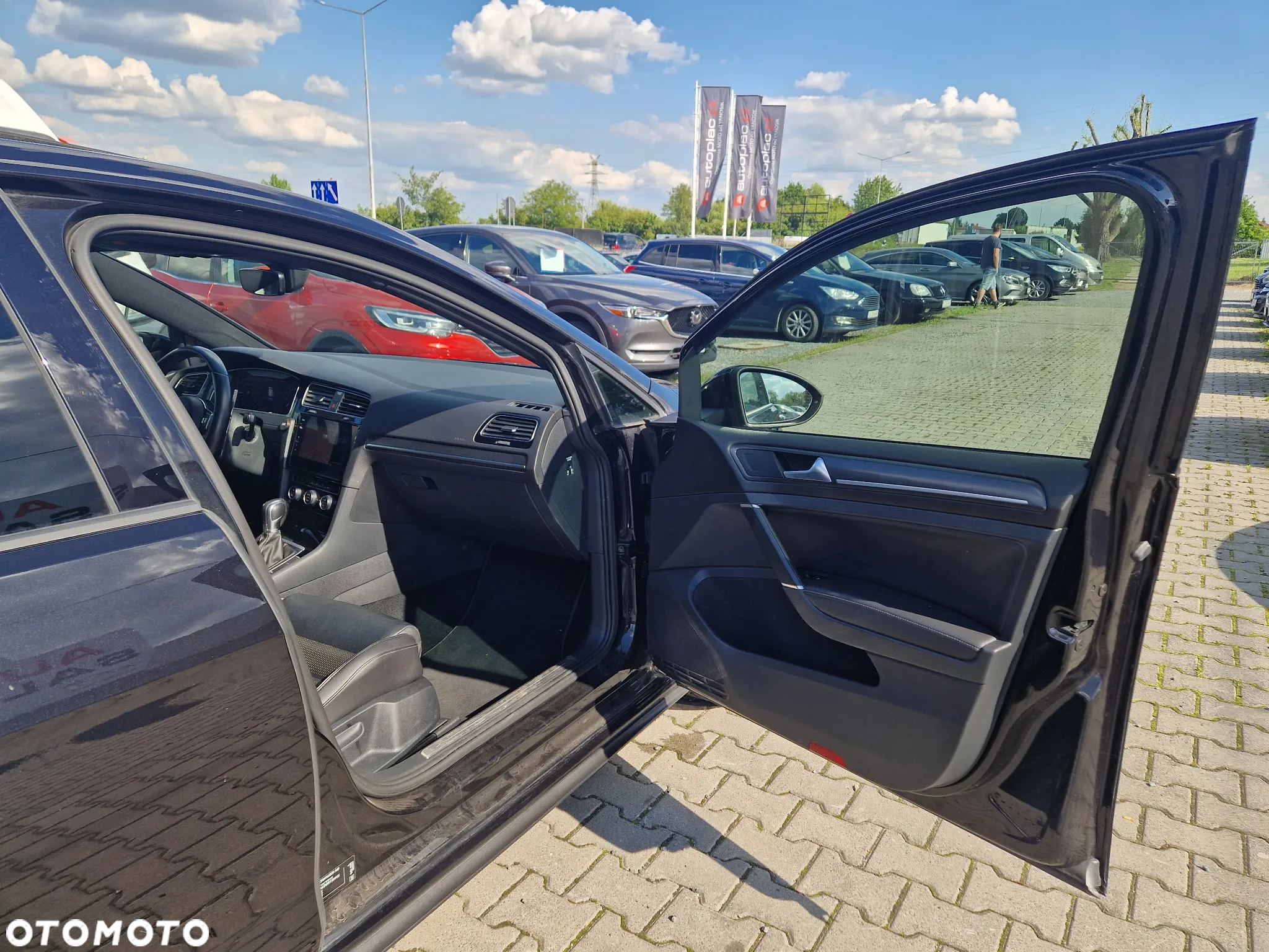 Volkswagen Golf - 26