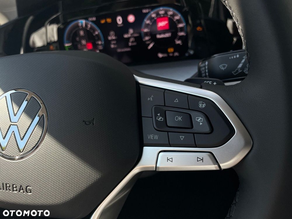 Volkswagen Golf - 17