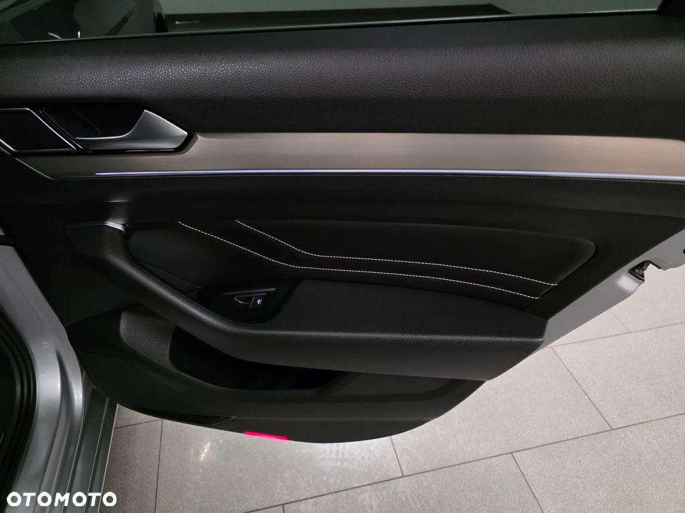 Volkswagen Passat - 24