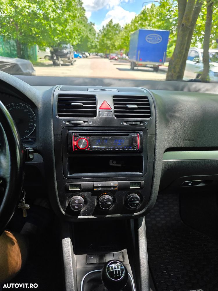 Volkswagen Jetta 1.9 TDI Comfortline - 9