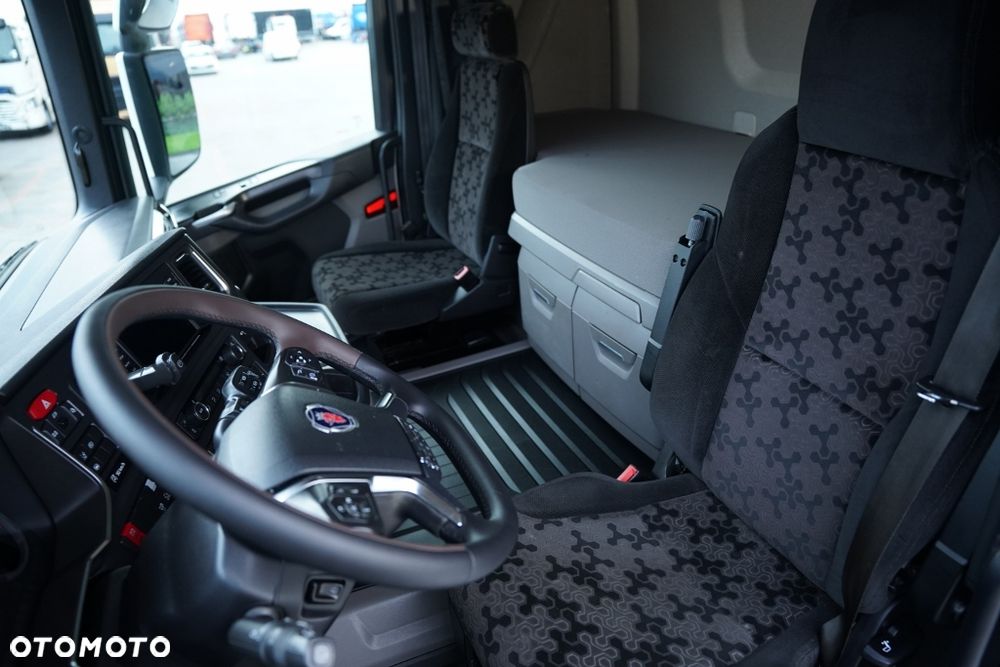 Scania R 520 / V8 /  RETARDER / KLIMATYZACJA POSTOJOWA / CAŁA NA PODUSZKACH / EURO 6 - 25