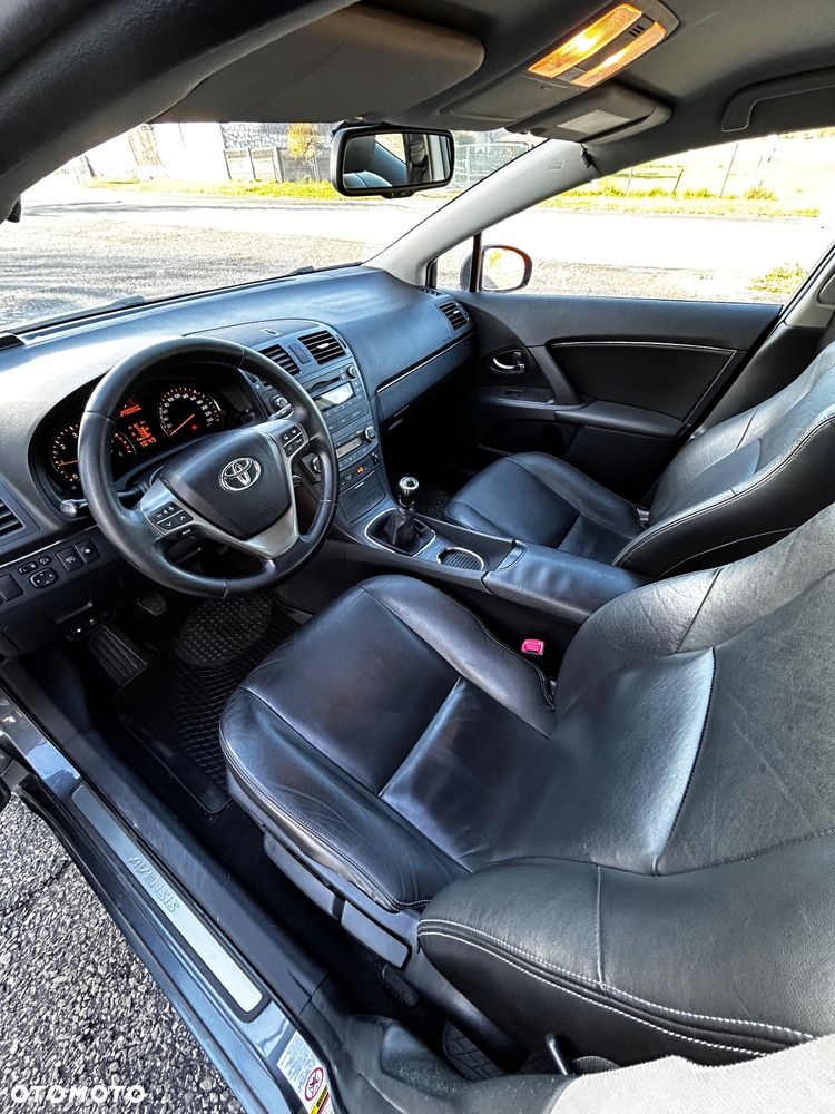 Toyota Avensis 2.0 D-4D Premium - 17