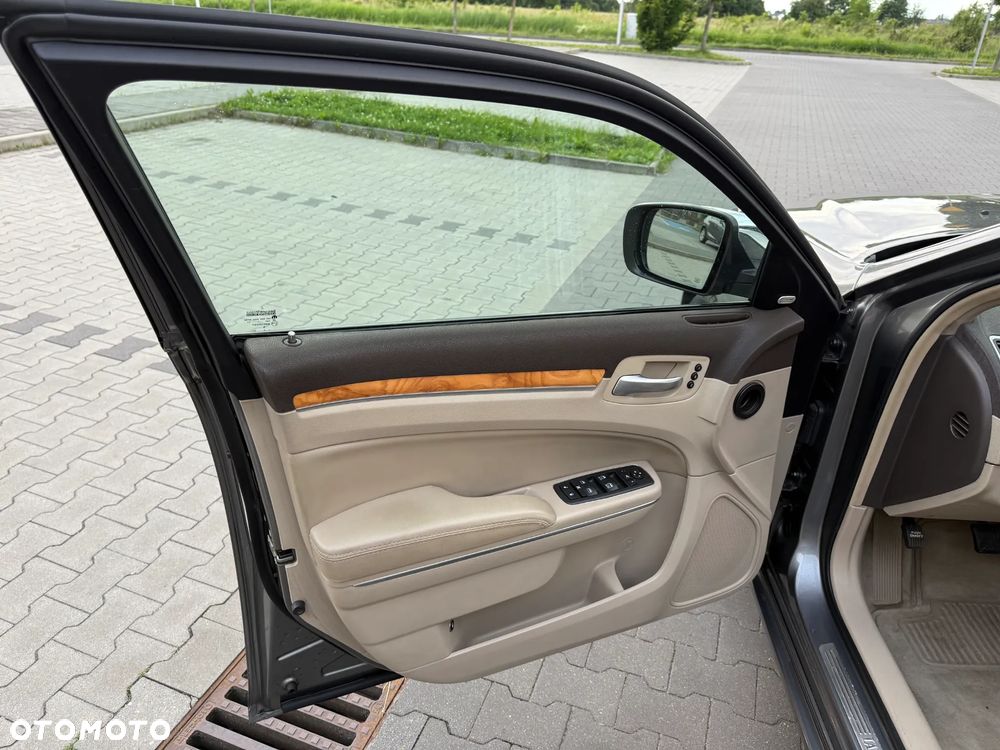 Lancia Thema 3.0CRD Executive - 15