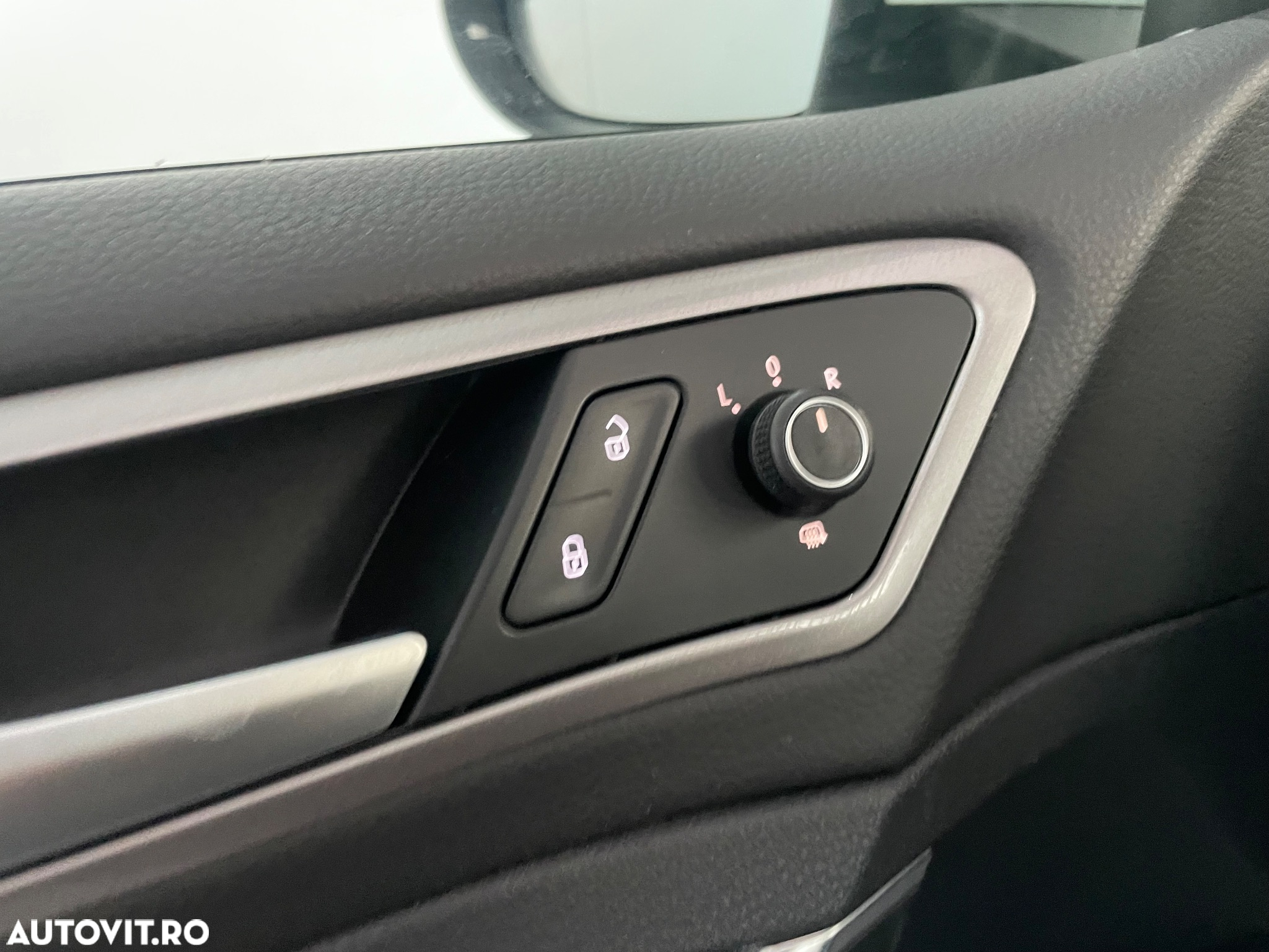 Volkswagen e-Golf - 18