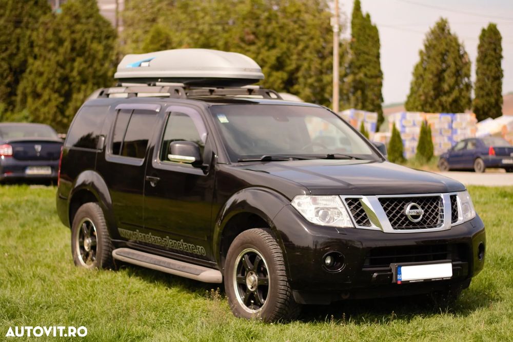 Nissan Pathfinder - 1