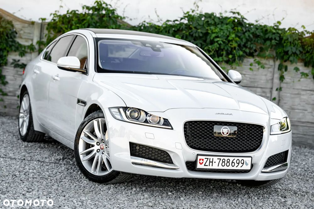 Jaguar XF 20d Prestige - 2