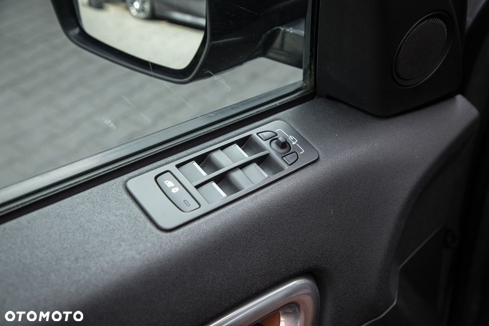Land Rover Discovery - 25